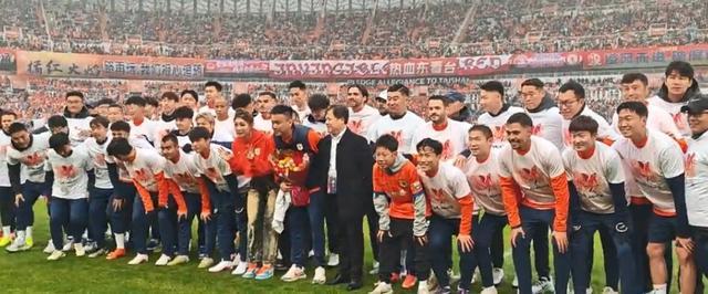 世界杯官方直播软件安装-韩鹏祝福张弛：“上半场”结束，“下半场”同样精彩，送战友